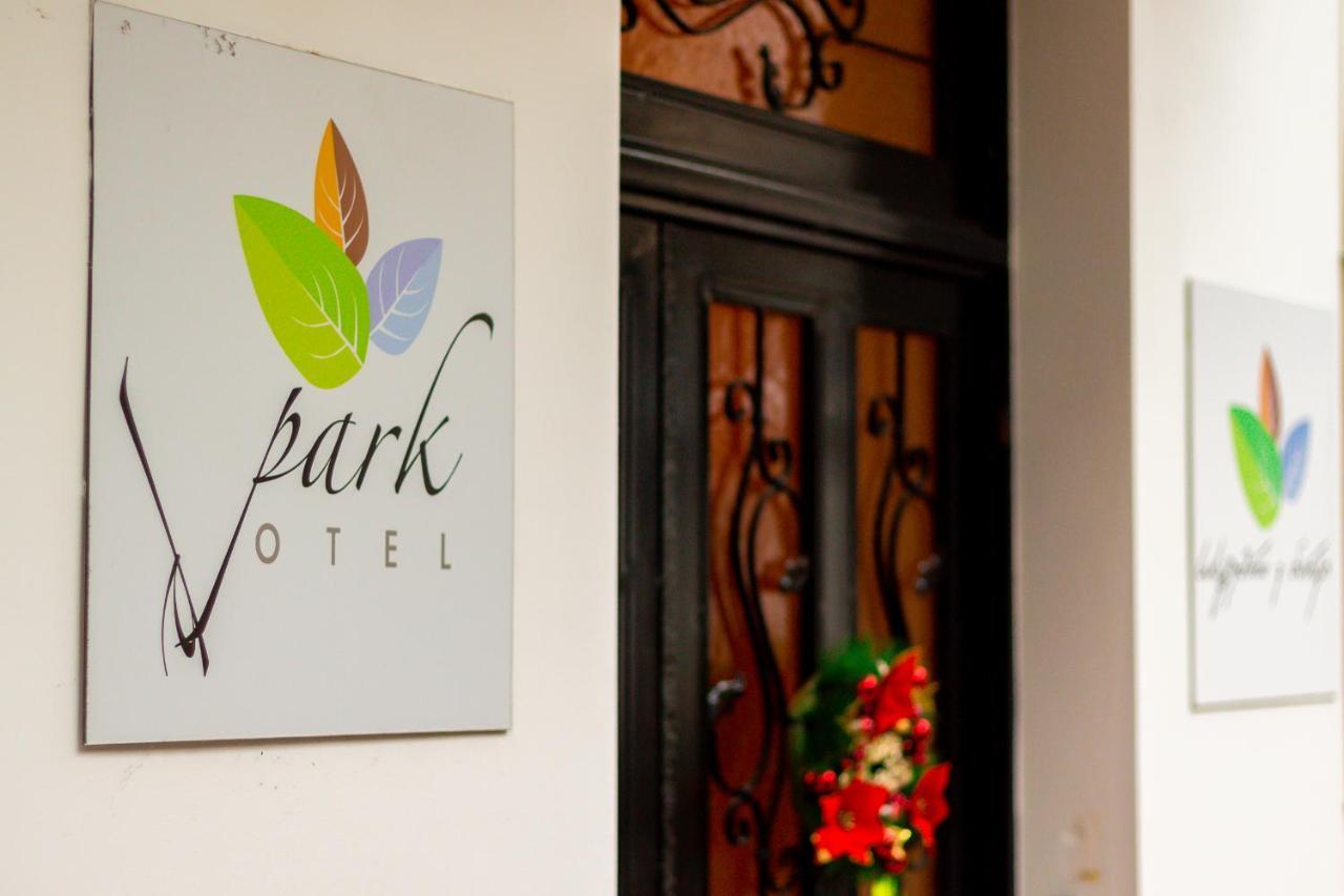 V Park Hotel ティビリシ エクステリア 写真