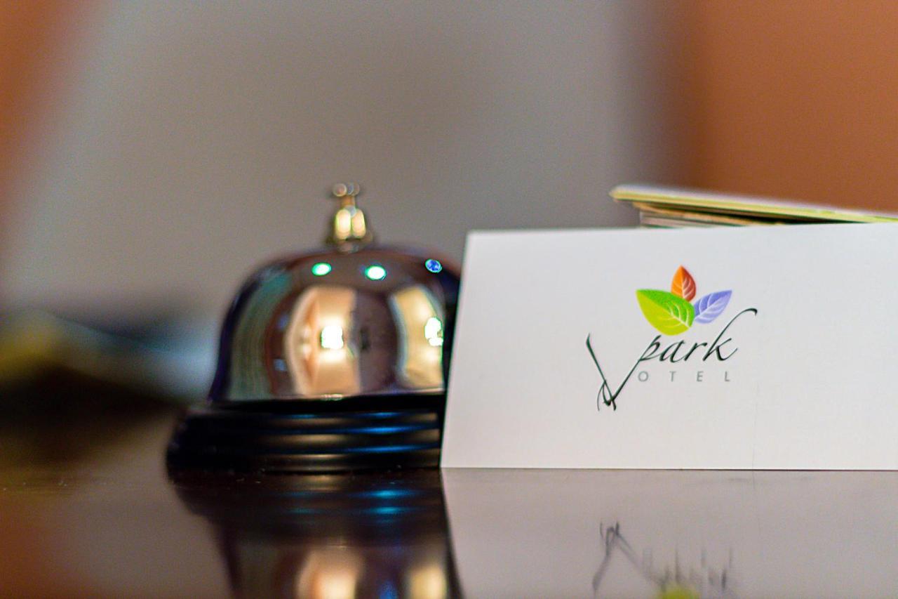 V Park Hotel ティビリシ エクステリア 写真